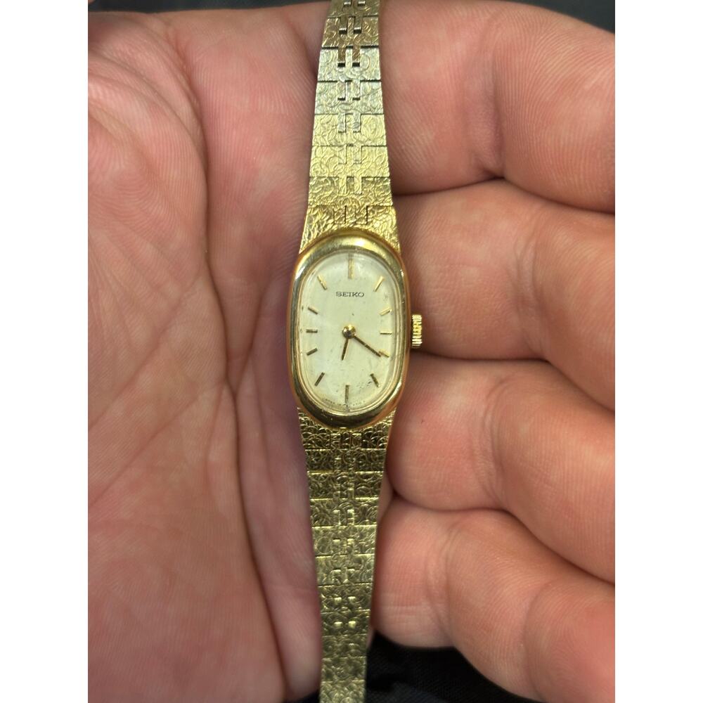 Vintage Seiko 11-8309 Mechanical Gold Tone Womens Watch! It runs!